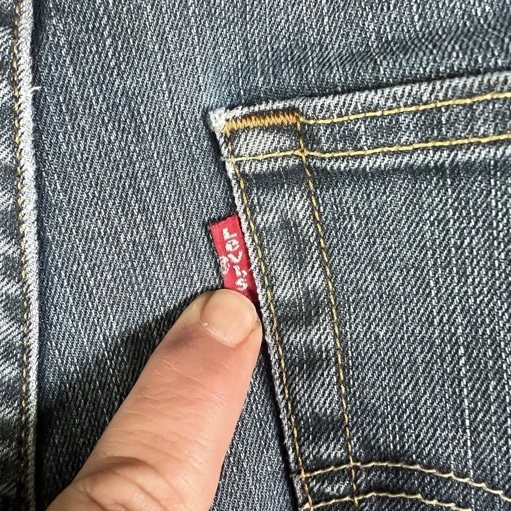 Levi's 506 Low Rise Slim Straight Jeans‎ 31x32 Light Wash Distressed Denim READ